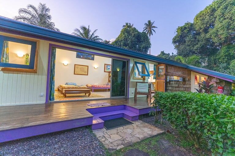 Exterior & Views, Fare Taina