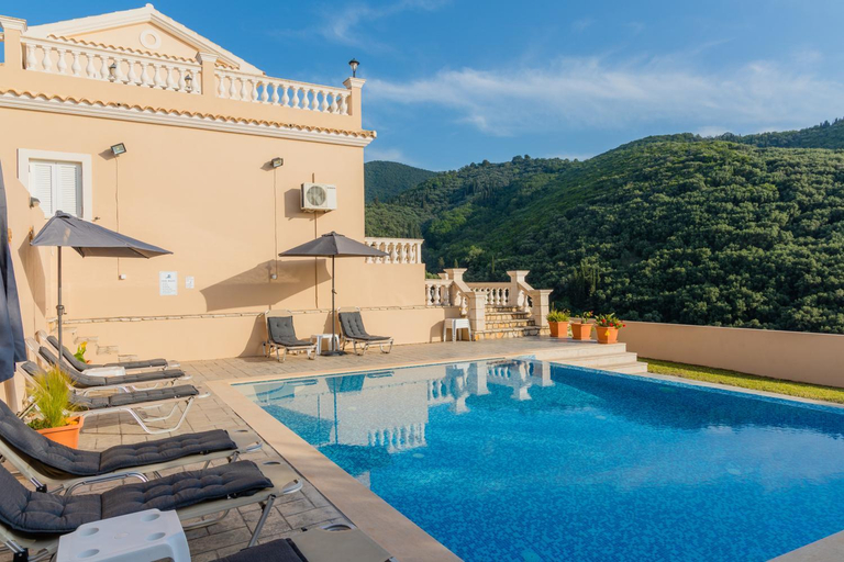 Sport & Beauty 2, Villa Clearvue with Private Pool and Stunning View, Ionian Islands