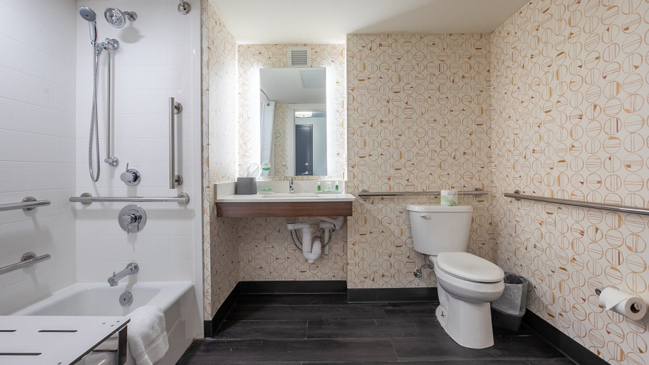 Bathroom 14