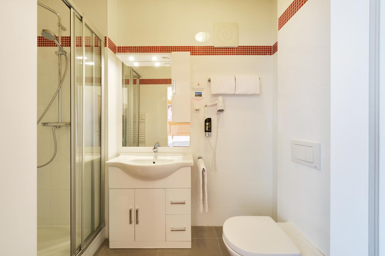 Bathroom 4, Gartenhotel Gabriel City, Wien