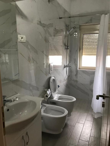 Bathroom 4, Vila 3 Rooms, Durrësit