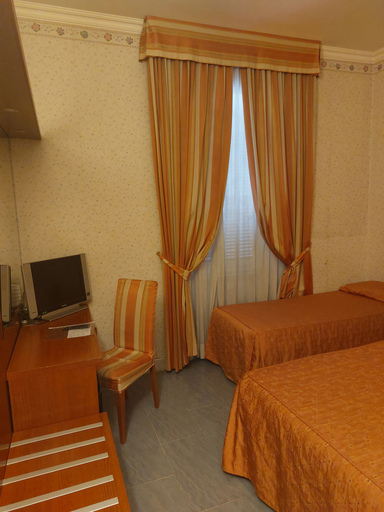 Others 5, Hotel Dina, Rome