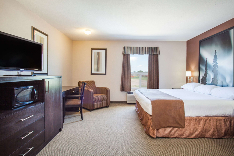 Bedroom 3, Super 8 by Wyndham Meadow Lake, Division No. 17
