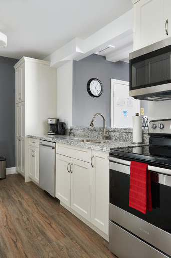 Kitchen 2, Vine Village, Niagara