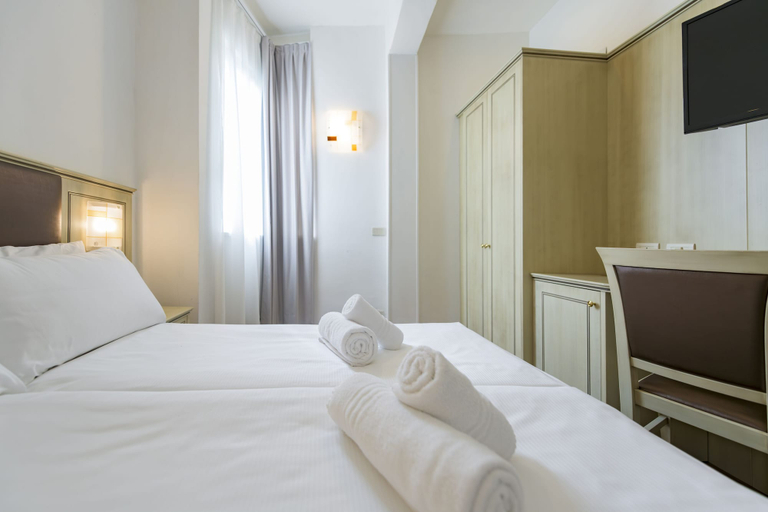 Bedroom 4, Hotel Sogno del Benaco, Brescia