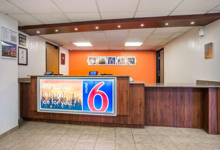 Public Area 2, Motel 6 Prospect Heights, IL, Cook