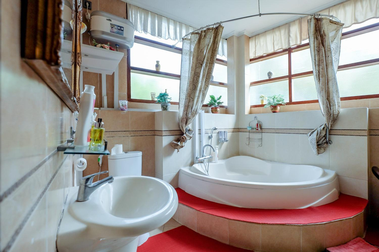 Bathroom 7