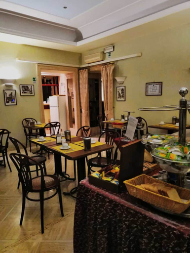 Food & Drinks 5, Hotel Dina, Rome