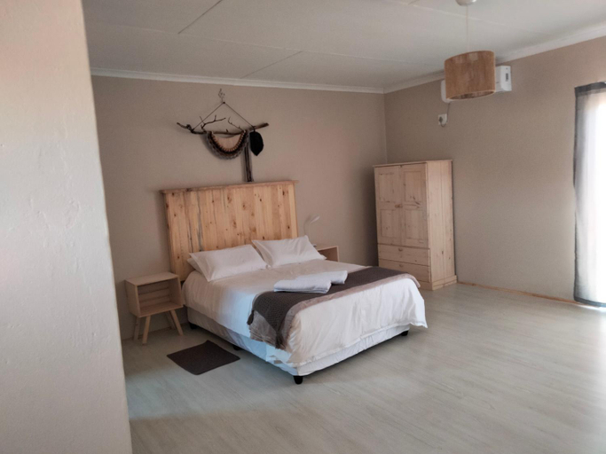 Others 2, Rustic Stone Lodge, Waterberg