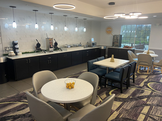 Food & Drinks 5, La Quinta Inn & Suites by Wyndham Austin - Cedar Park, Williamson