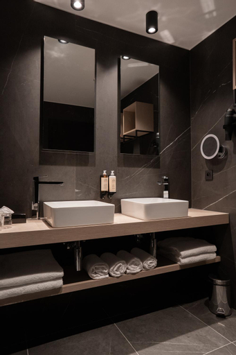 Bathroom 4