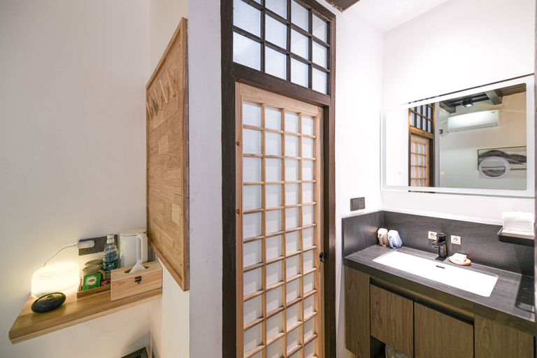 Bathroom 4, Elsewhere Hotel Inn Ancient City Center Branch, Jinzhong