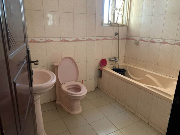 Bathroom 3, H18 Apartment, AbujaMun