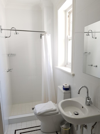 Bathroom 11