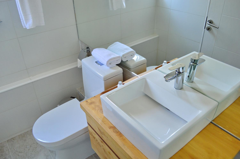 Bathroom 4, Hotel Cinco Tierras, Ñuble