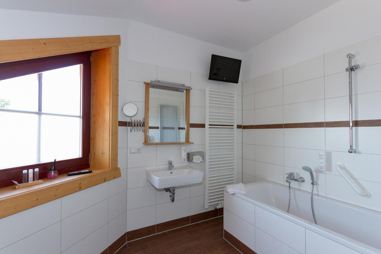 Bathroom 3, Hotel & Restaurant Wilder Eber, Barnim