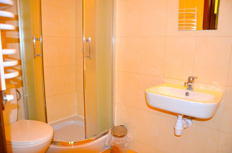 Bathroom 3, Osrodek Wypoczynkowo-Szkoleniowy HALNY, Sucha