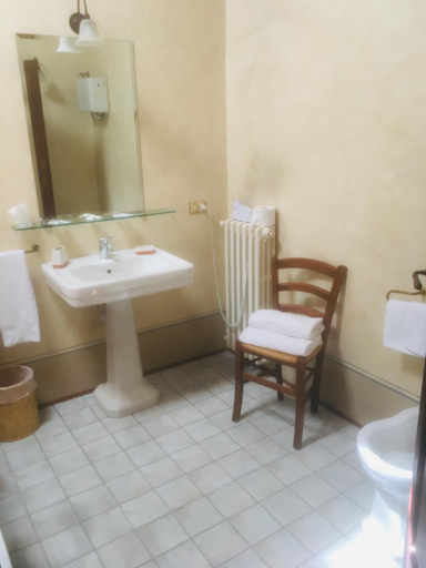 Bathroom 3, camere della vecchia posta, Perugia