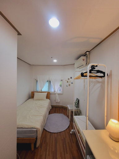 Bedroom 3, 2U HOSTEL & GUEST HOUSE, Jung