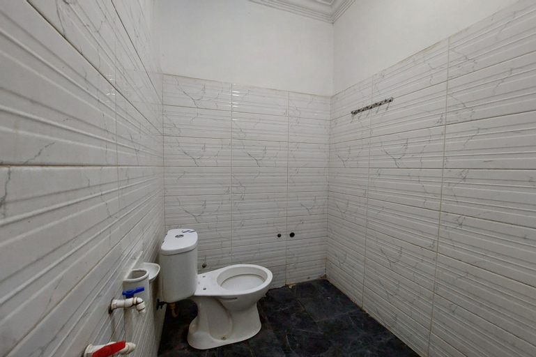 Bathroom 15