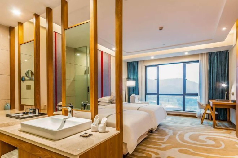 Bathroom 5, Days Inn by Wyndham Hangzhou Zhuantang, Hangzhou
