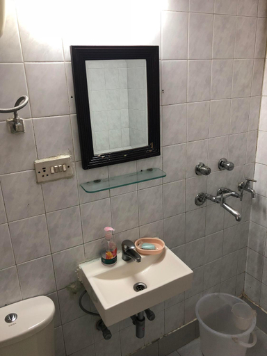 Bathroom 4, Sailors Home - C6, Vasant Kunj, Delhi