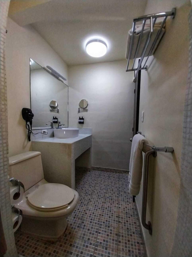 Bathroom 4, Santa Maria del Cabo, La Paz
