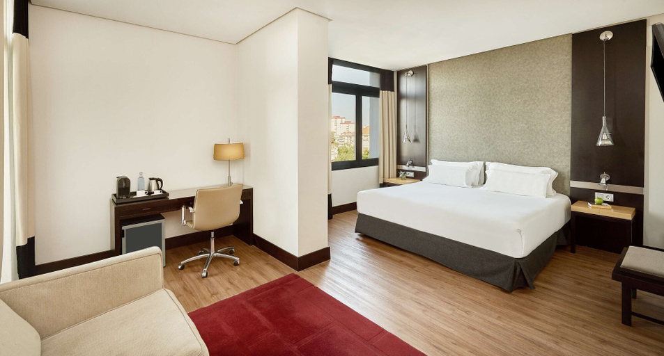 Bedroom 2, NH Avenida Jerez, Cádiz