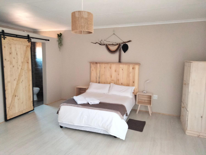 Others 4, Rustic Stone Lodge, Waterberg