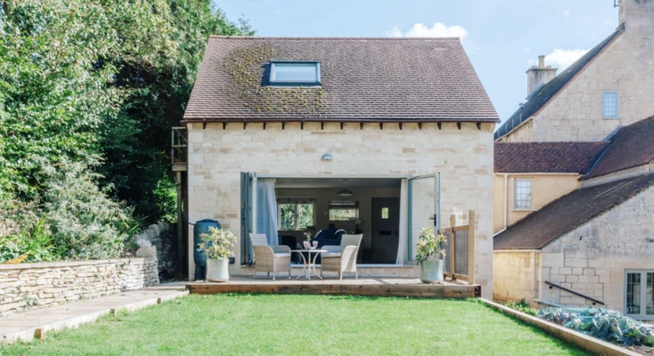 Exterior & Views 2, Cotswold Lodge, Gloucestershire