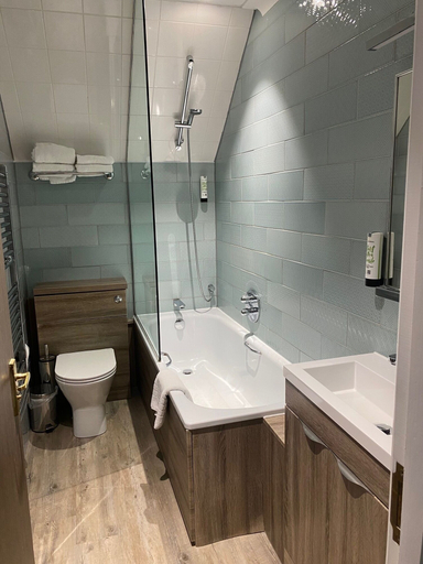 Bathroom 3, The Lodge at Meyrick Park, Bournemouth