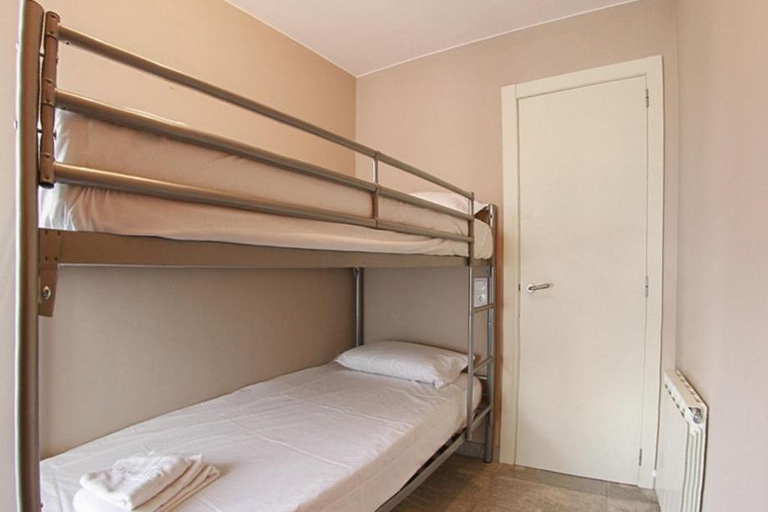 Bedroom 2, Club Villamar - Apartment Amatella, Girona