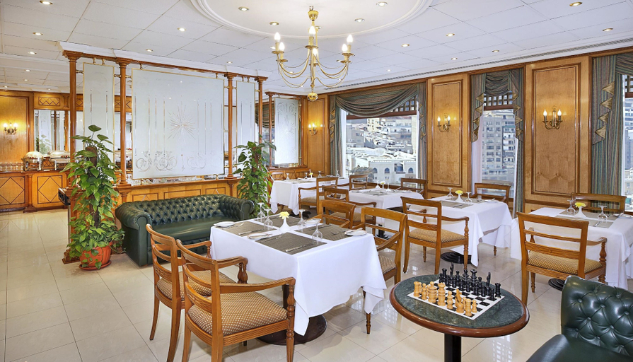 Food & Drinks 5, Cairo World Trade Center Hotel & Residences, Qasr an-Nil