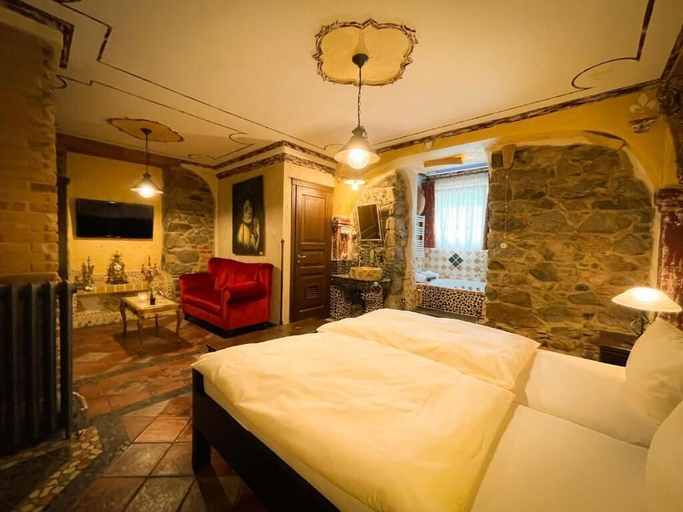 Bedroom 5, Black Forest Hotel, Lörrach