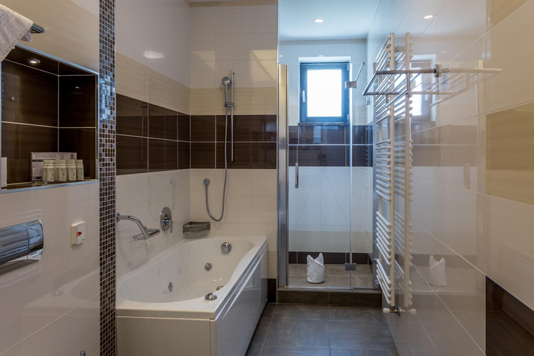 Bathroom 5, New Splendid Hotel & Spa - Adults Only (+16), Constanta