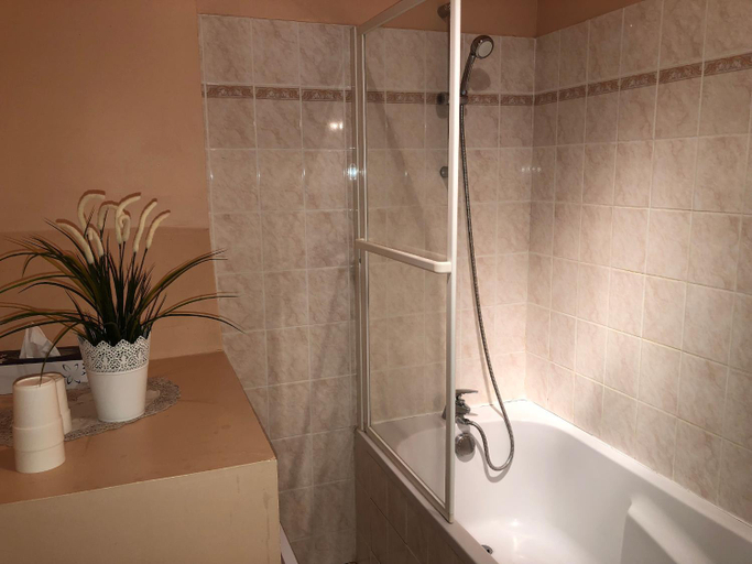 Bathroom 5, La Lézardière, Indre-et-Loire