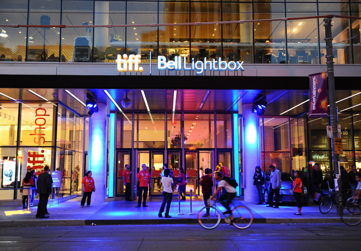 Exterior & Views 2, Peter St - Downtown Suite with Balcony, Toronto