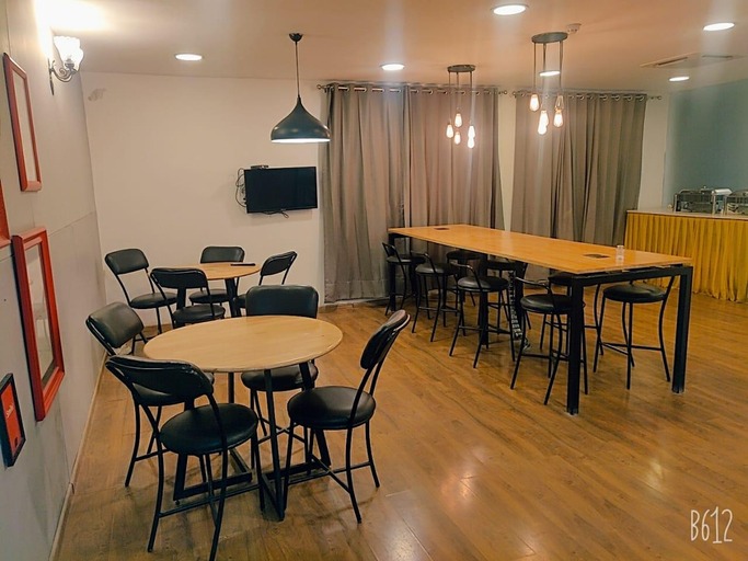 Food & Drinks 4, Privy Hotels - Sector 39 Gurgaon Near Medanta, Gurgaon