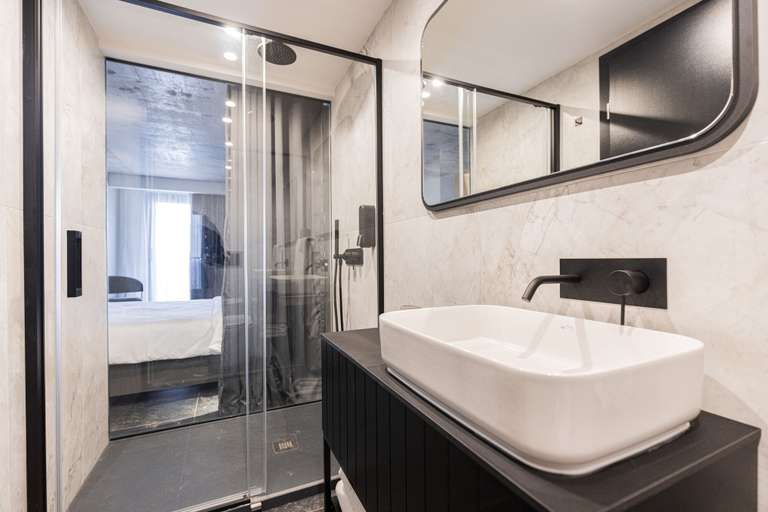 Bathroom 4, The Londoner Hotel St. Julians, St Julian's