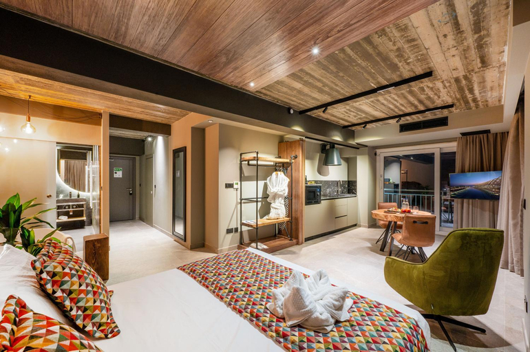 Bedroom, Salini Suites 