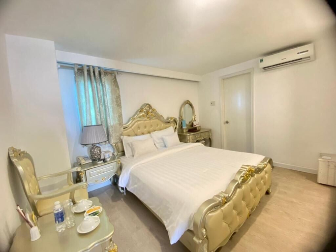 Bedroom 12