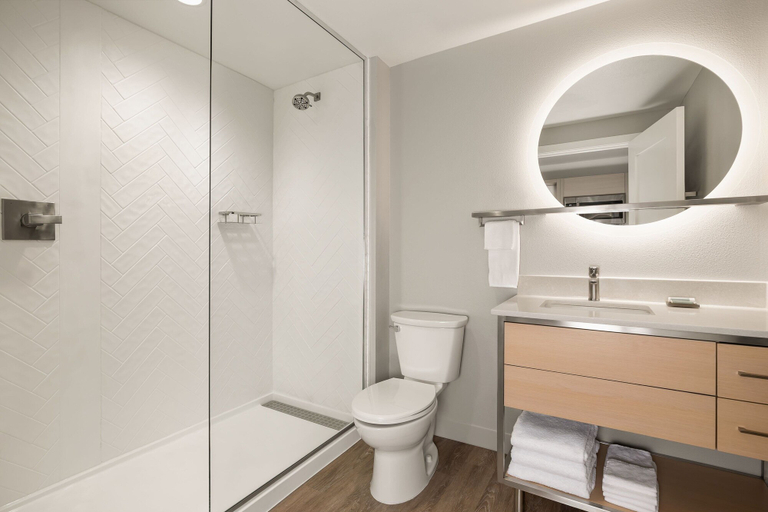 Bathroom 3, Towneplace Suites by Marriott Iron Mountain, Dickinson