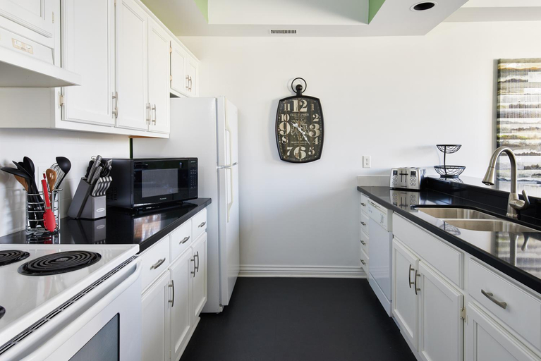Kitchen 3, Vine Village, Niagara
