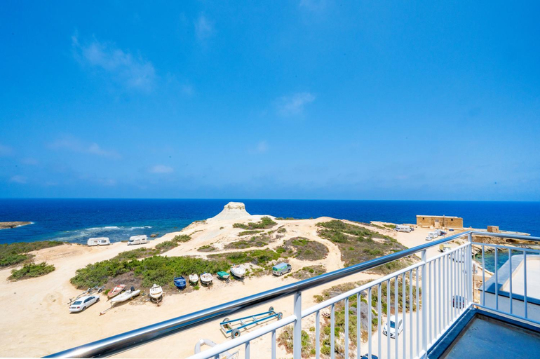 Others 4, Salini Suites 