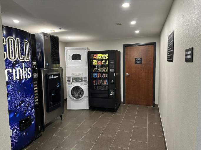 Others 5, Super 8 by Wyndham Alexandria LA, Rapides