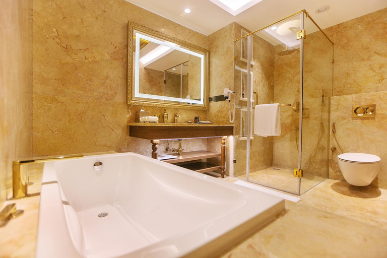 Bathroom 4, Kaldan Samudhra Palace, Kancheepuram