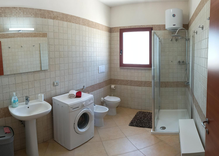 Bathroom 3, Villa Zaira, Lecce