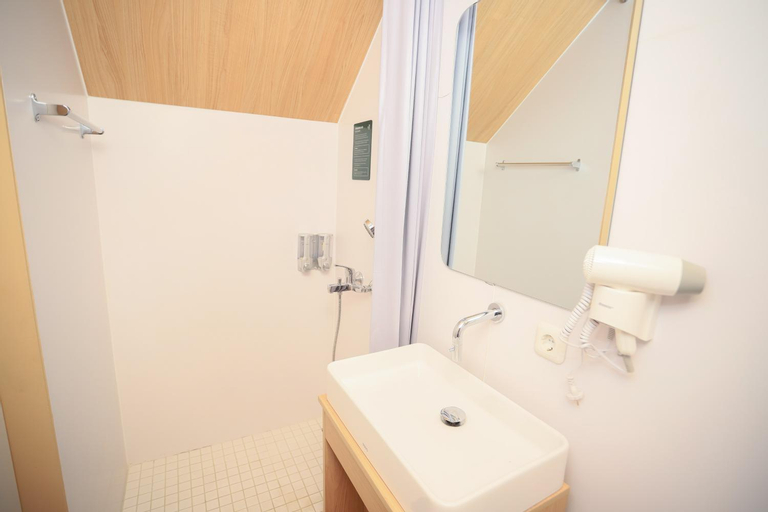 Bathroom 8