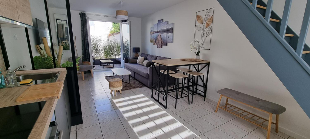 En hyper centre, logement climatise entierement renove! Netflix - Amazon Prime - Terrasse - Le Natur, Charente-Maritime