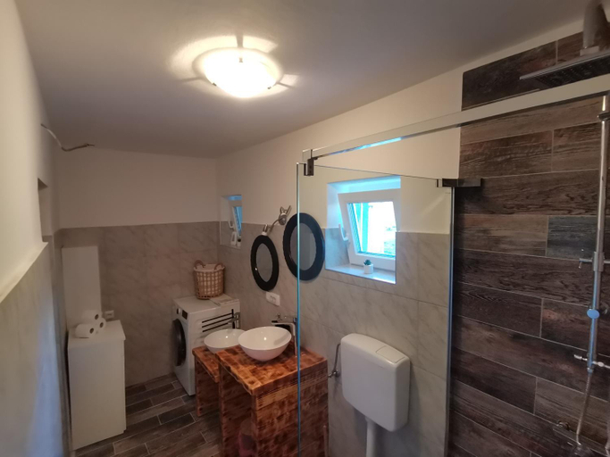 Bathroom 5, Vila Bella, Plitvička Jezera
